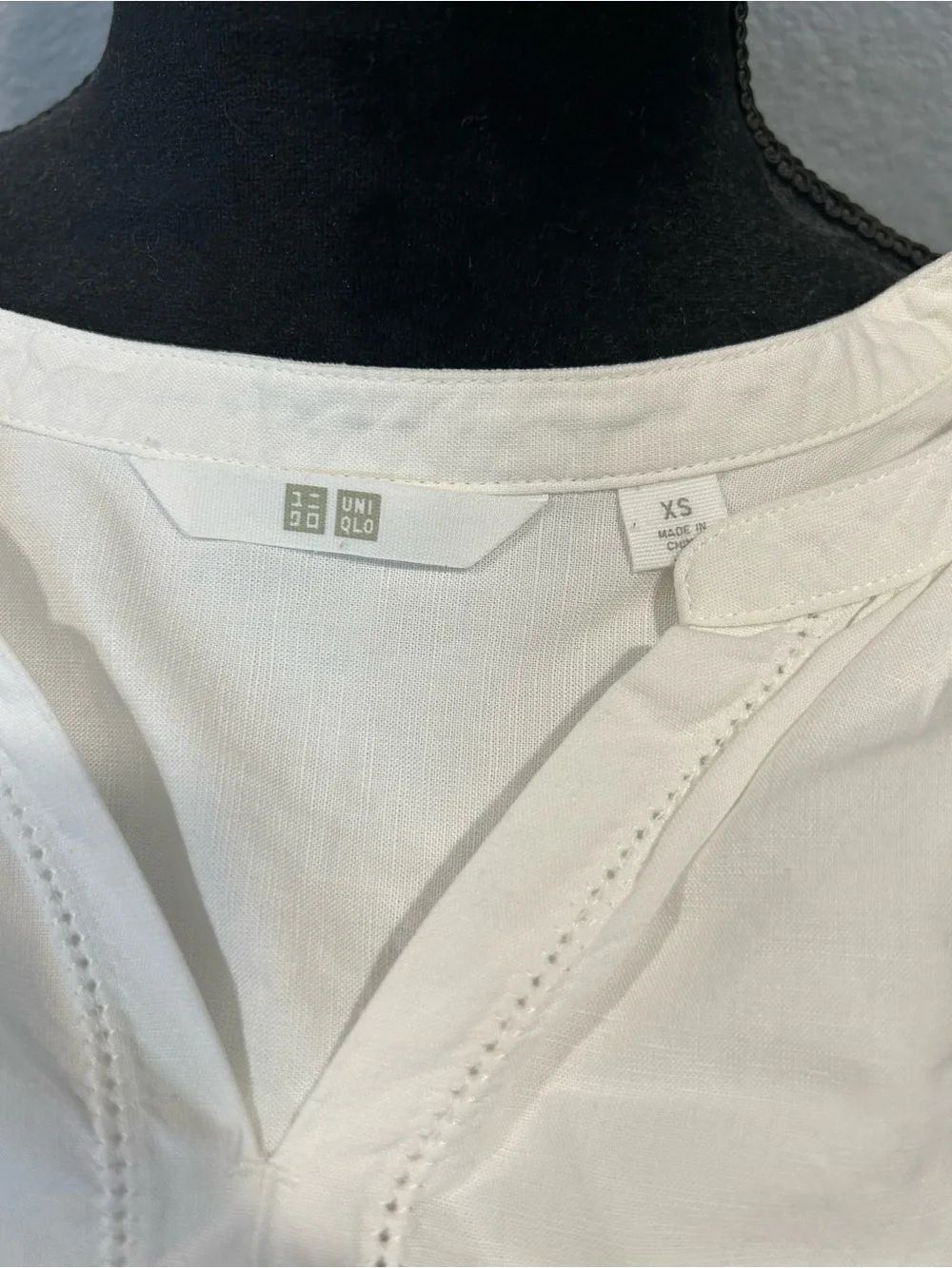 Uniqlo White Linen Blend Blouse XS NWOT - Picture 3 of 5
